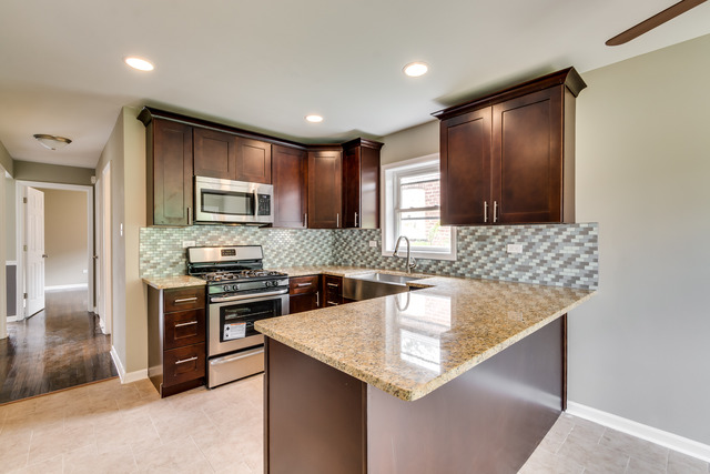 146 E 124th St, Chicago, IL 60628 photo 5