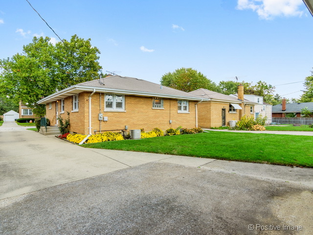 9033 Roach Ave, Brookfield, IL 60513 photo 18