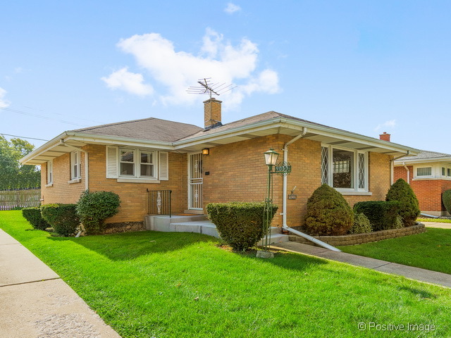 9033 Roach Ave, Brookfield, IL 60513 photo 1