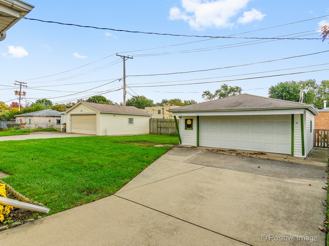9033 Roach Ave, Brookfield, IL 60513 photo 17