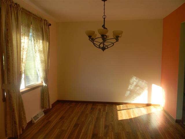 9585 Cinnabar Dr, Roscoe, IL 61073 photo 3