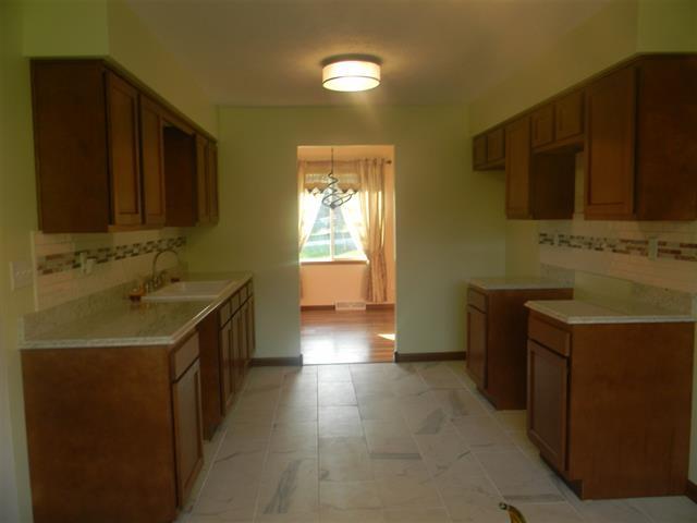 9585 Cinnabar Dr, Roscoe, IL 61073 photo 5