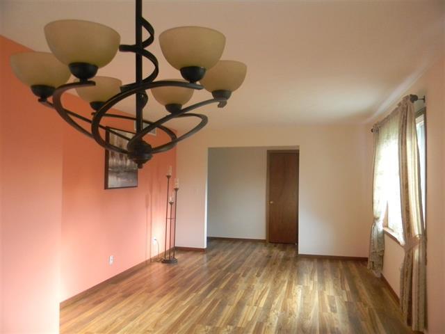 9585 Cinnabar Dr, Roscoe, IL 61073 photo 4