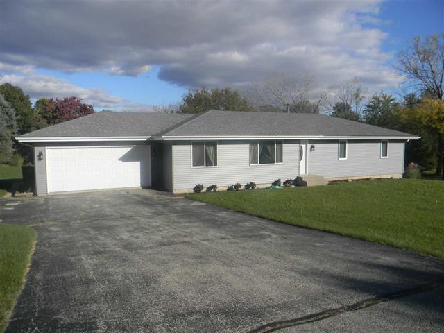9585 Cinnabar Dr, Roscoe, IL 61073 photo 2