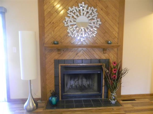9585 Cinnabar Dr, Roscoe, IL 61073 photo 7