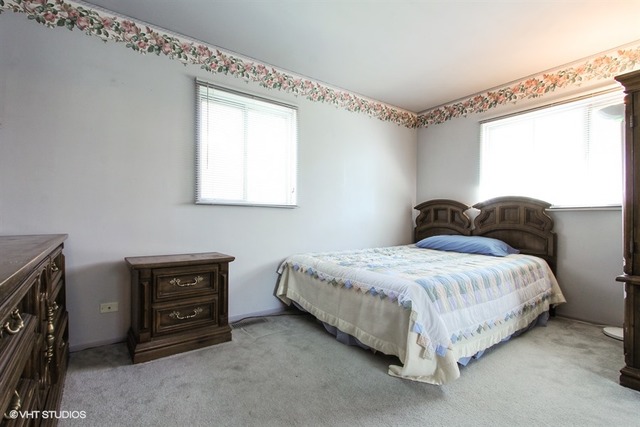560 Western St, Hoffman Estates, IL 60169 photo 9