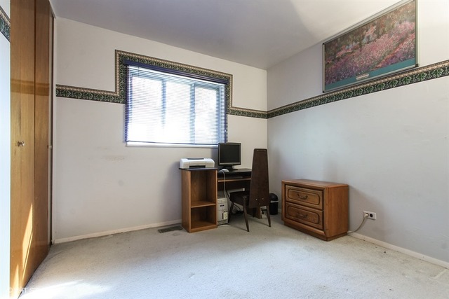 560 Western St, Hoffman Estates, IL 60169 photo 8