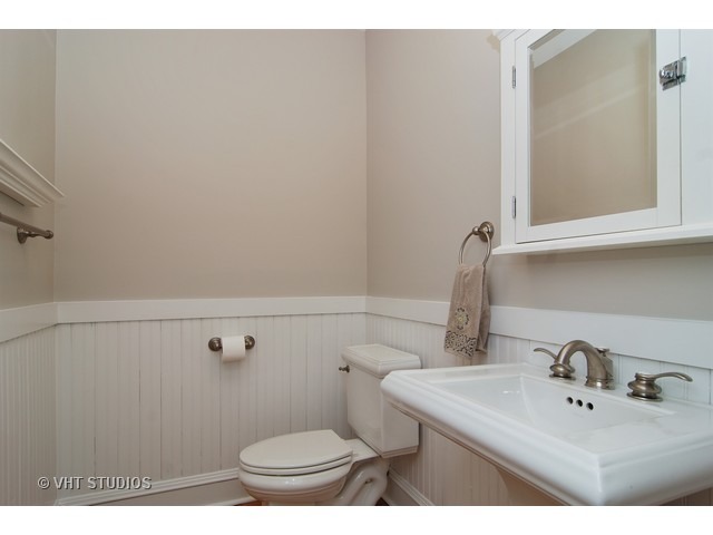 296 Nuttall Rd, Riverside, IL 60546 photo 18