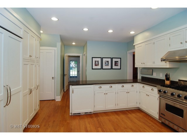 296 Nuttall Rd, Riverside, IL 60546 photo 6