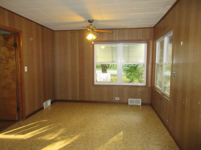 303 Marengo Rd, Harvard, IL 60033 photo 5