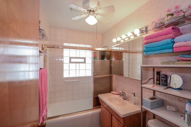 7740 S Sholer Ave, Bridgeview, IL 60455 photo 9