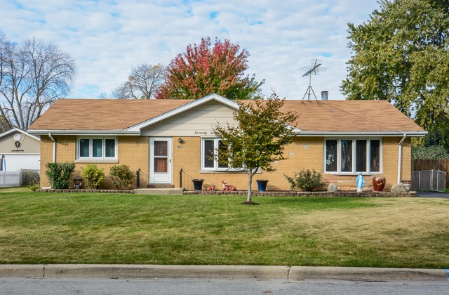 7740 S Sholer Ave, Bridgeview, IL 60455 photo 1