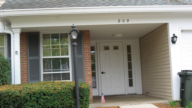 809 Persimmon Ln #B, Mount Prospect, IL 60056 photo 1