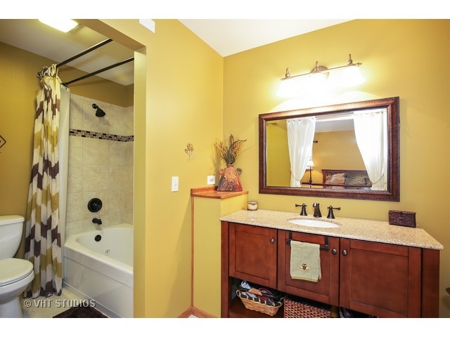 695 Fox Run Ln, Algonquin, IL 60102 photo 13
