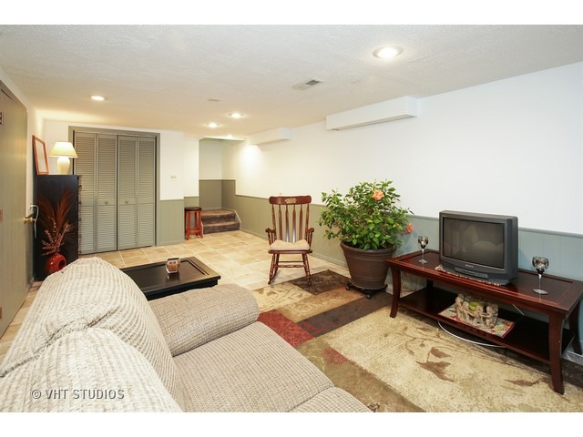 695 Fox Run Ln, Algonquin, IL 60102 photo 18