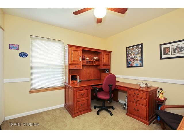 695 Fox Run Ln, Algonquin, IL 60102 photo 17