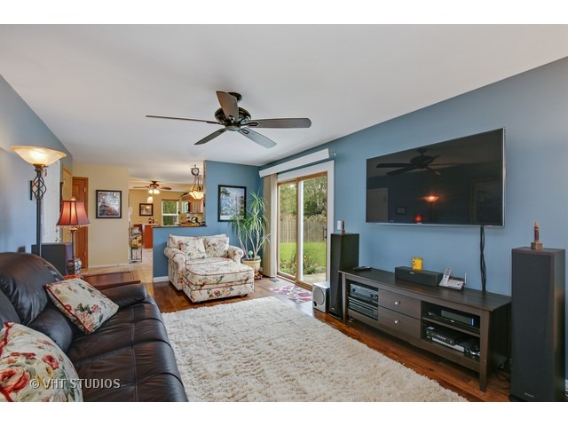 695 Fox Run Ln, Algonquin, IL 60102 photo 4