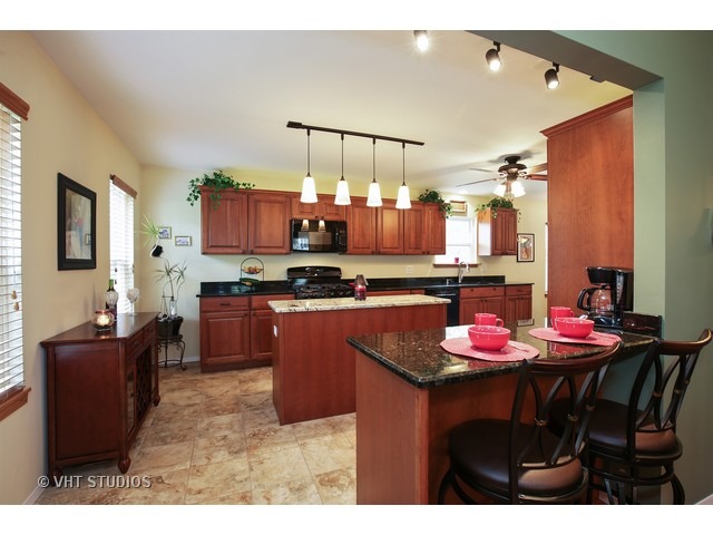 695 Fox Run Ln, Algonquin, IL 60102 photo 7