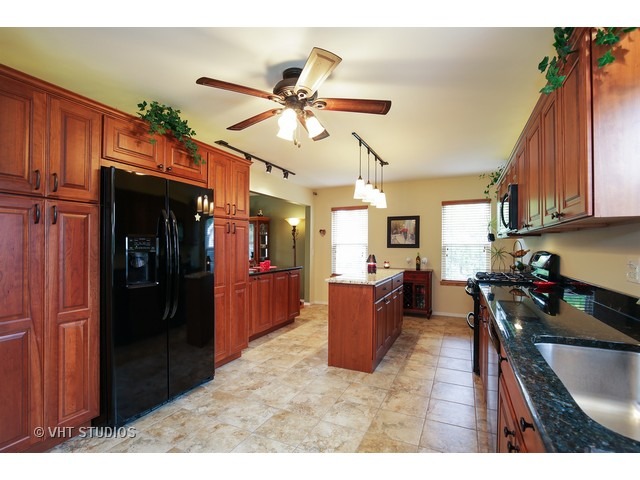 695 Fox Run Ln, Algonquin, IL 60102 photo 5
