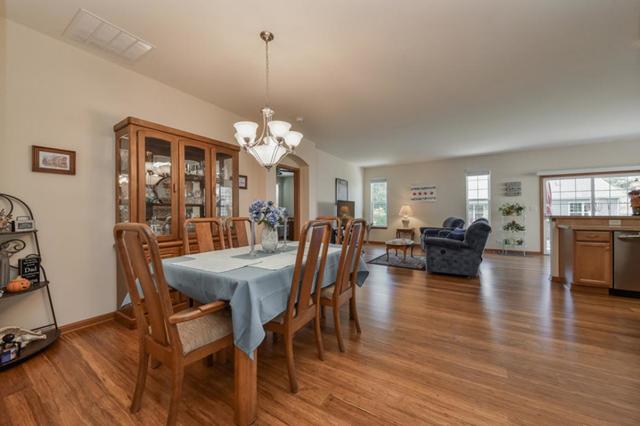 1200 Heathrow Ln, Aurora, IL 60502 photo 9