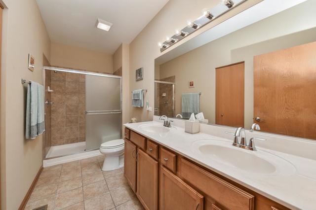 1200 Heathrow Ln, Aurora, IL 60502 photo 13