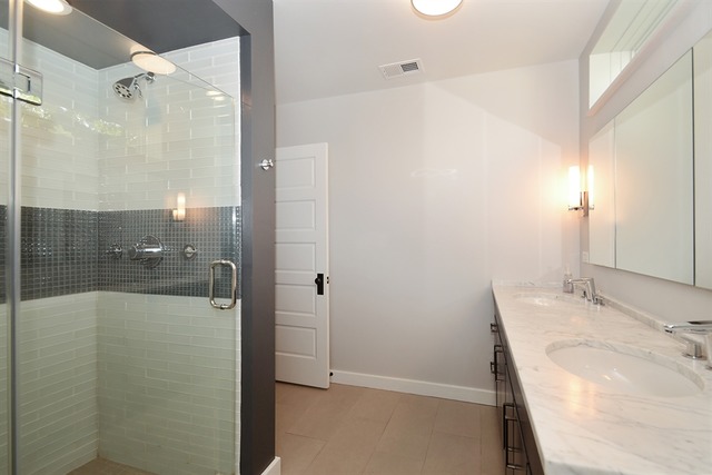 4740 N Artesian Ave, Chicago, IL 60625 photo 12