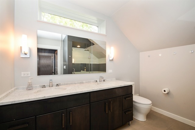 4740 N Artesian Ave, Chicago, IL 60625 photo 11