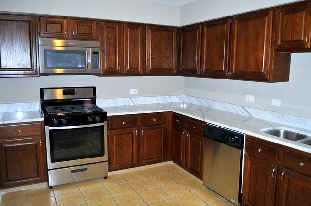 18670 Golfview Dr, Hazel Crest, IL 60429 photo 2