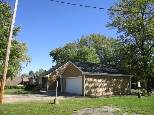 323 Bellevue Ave, Ottawa, IL 61350 photo 3