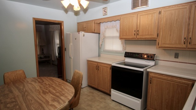 609 Wallace Ave, Morris, IL 60450 photo 10