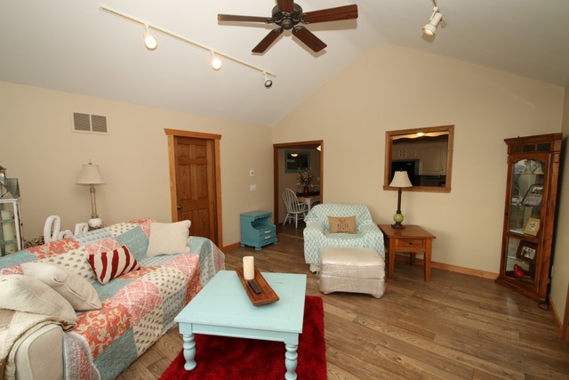 1104 Madison St, Pecatonica, IL 61063 photo 8