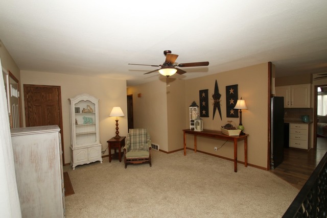 1104 Madison St, Pecatonica, IL 61063 photo 3