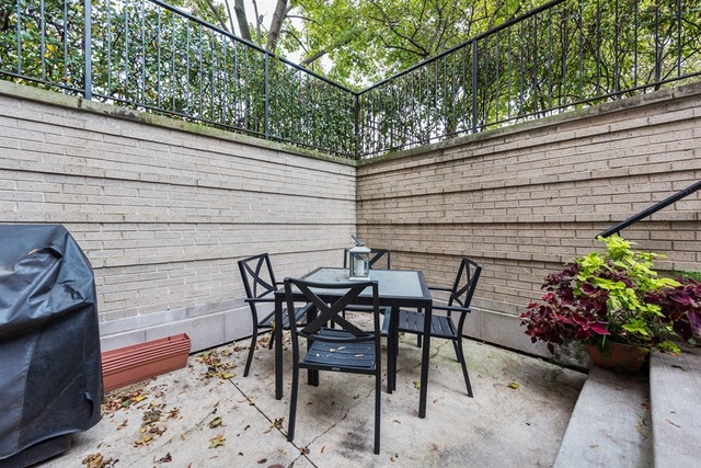 2623 W Logan Blvd #1W, Chicago, IL 60647 photo 2