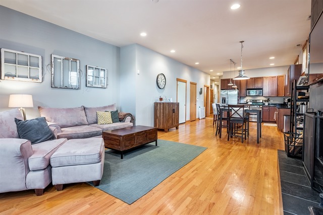 2623 W Logan Blvd #1W, Chicago, IL 60647 photo 9