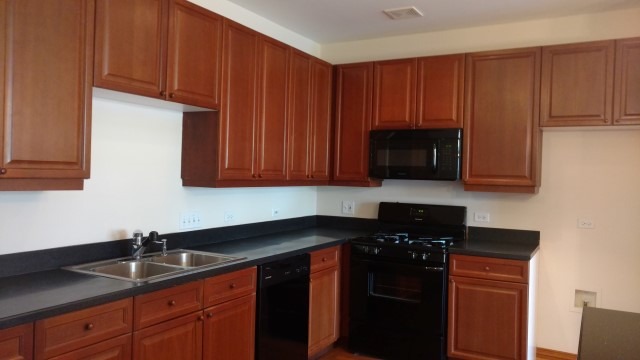 660 Mchenry Rd #403, Wheeling, IL 60090 photo 3