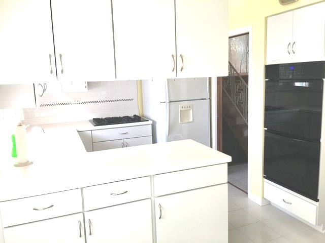 9328 Clancy Dr, Des Plaines, IL 60016 photo 6