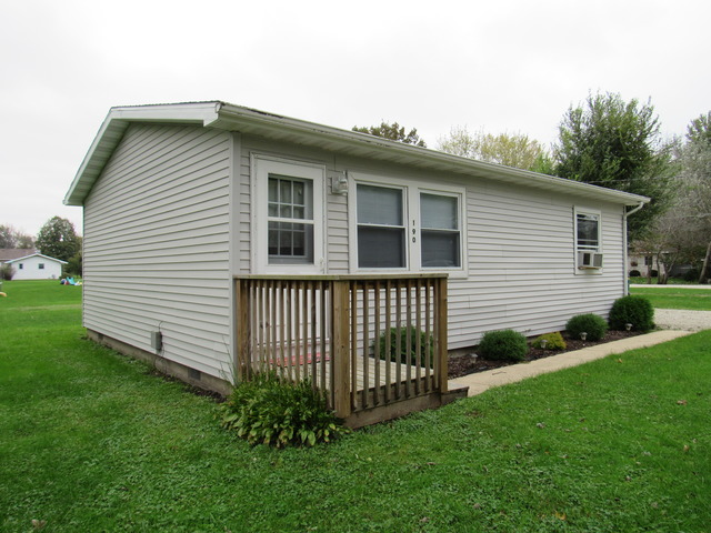190 E 1st St, Braidwood, IL 60408 photo 1