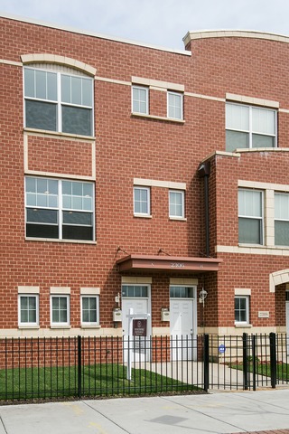 2340 E 71st St #A, Chicago, IL 60649 photo 1
