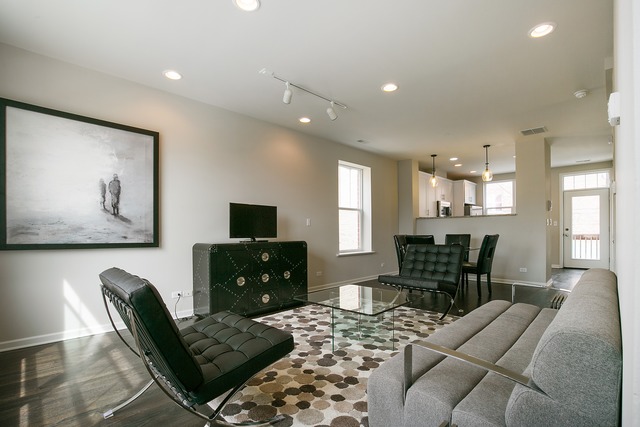 2340 E 71st St #A, Chicago, IL 60649 photo 3