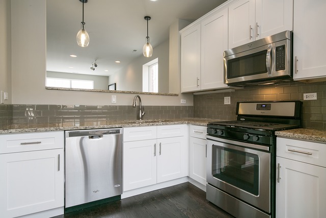 2340 E 71st St #A, Chicago, IL 60649 photo 6