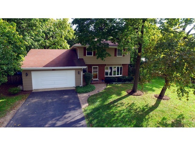 1043 Gladish Ln, Glenview, IL 60025 photo 2