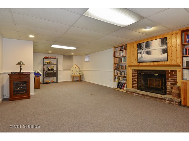 1043 Gladish Ln, Glenview, IL 60025 photo 19