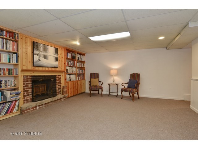 1043 Gladish Ln, Glenview, IL 60025 photo 18