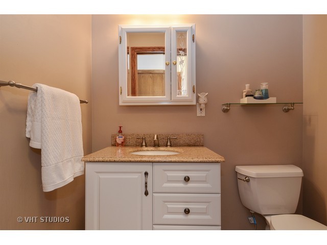 1043 Gladish Ln, Glenview, IL 60025 photo 11