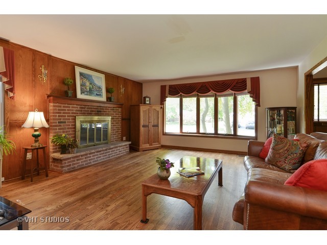 1043 Gladish Ln, Glenview, IL 60025 photo 6