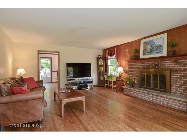1043 Gladish Ln, Glenview, IL 60025 photo 7