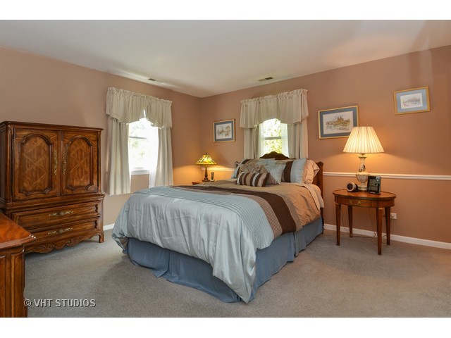 1043 Gladish Ln, Glenview, IL 60025 photo 12
