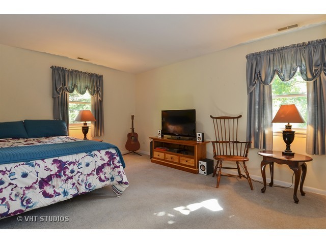 1043 Gladish Ln, Glenview, IL 60025 photo 15