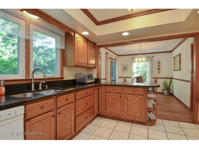 1043 Gladish Ln, Glenview, IL 60025 photo 9