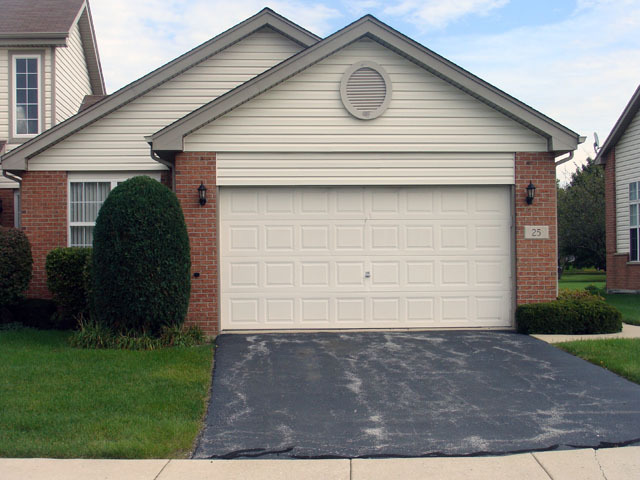 25 Cunningham Ln, Park Forest, IL 60466 photo 1